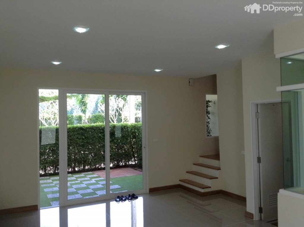 Golden Town Rattanathibet â Bangplup82-025